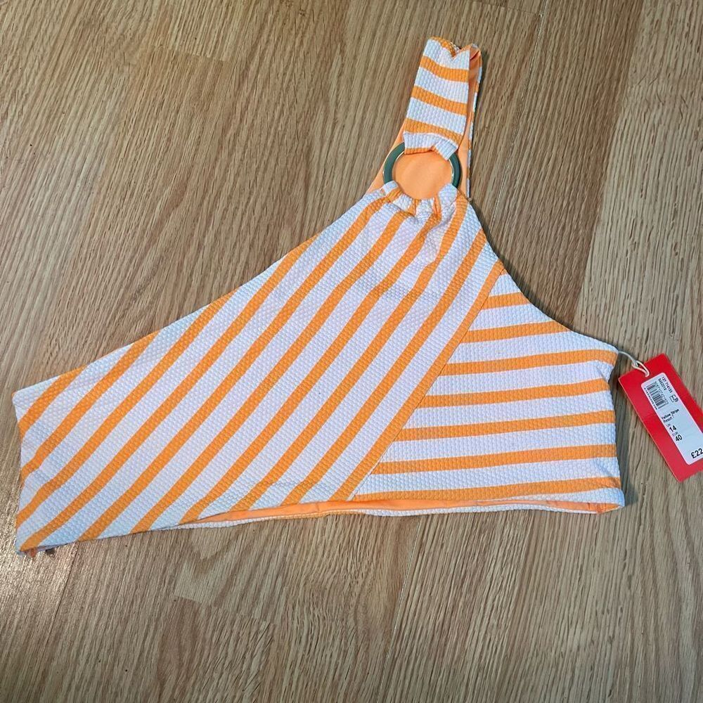Resort River Island Womens bikini top size 10
One shoulder
NWT